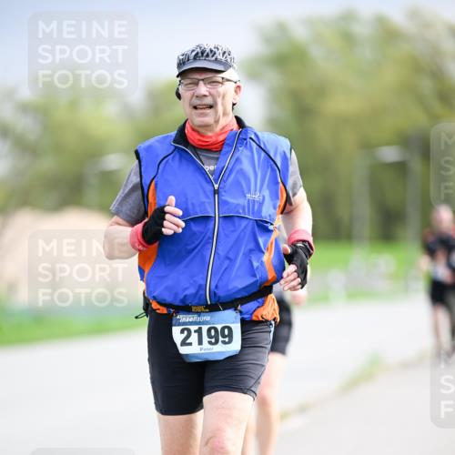 07.04.2024 - 43. Internationalen Wilhelmsburger Insellauf Dr. Thomas Lammeyer http://msf.ph/oto/6044346 07.04.2024 10:44:30 Laufen 2199 meine-sportfotos.de