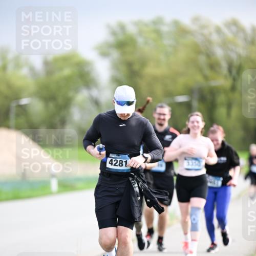 07.04.2024 - 43. Internationalen Wilhelmsburger Insellauf Dr. Thomas Lammeyer http://msf.ph/oto/6044394 07.04.2024 10:44:38 Laufen 4281, 1010 meine-sportfotos.de