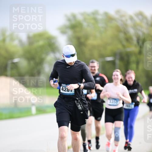 07.04.2024 - 43. Internationalen Wilhelmsburger Insellauf Dr. Thomas Lammeyer http://msf.ph/oto/6044398 07.04.2024 10:44:38 Laufen 428 meine-sportfotos.de