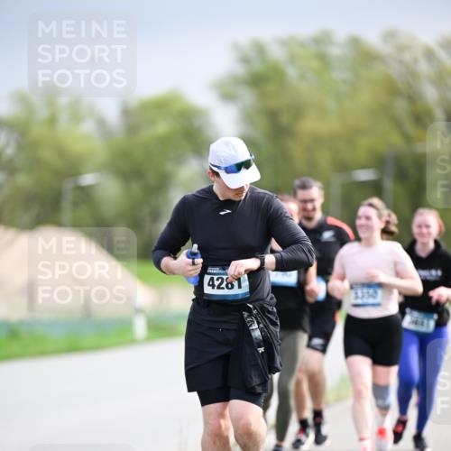 07.04.2024 - 43. Internationalen Wilhelmsburger Insellauf Dr. Thomas Lammeyer http://msf.ph/oto/6044404 07.04.2024 10:44:38 Laufen 4281 meine-sportfotos.de