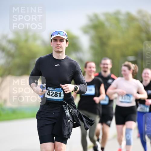 07.04.2024 - 43. Internationalen Wilhelmsburger Insellauf Dr. Thomas Lammeyer http://msf.ph/oto/6044415 07.04.2024 10:44:39 Laufen 4281 meine-sportfotos.de