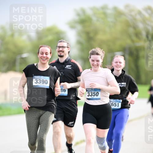07.04.2024 - 43. Internationalen Wilhelmsburger Insellauf Dr. Thomas Lammeyer http://msf.ph/oto/6044436 07.04.2024 10:44:41 Laufen 3390, 86, 3350, 651 meine-sportfotos.de