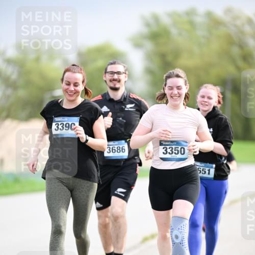 07.04.2024 - 43. Internationalen Wilhelmsburger Insellauf Dr. Thomas Lammeyer http://msf.ph/oto/6044442 07.04.2024 10:44:41 Laufen 339, 3686, 3350, 651 meine-sportfotos.de