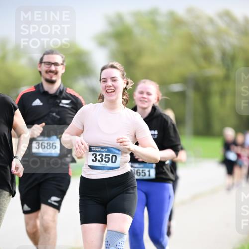 07.04.2024 - 43. Internationalen Wilhelmsburger Insellauf Dr. Thomas Lammeyer http://msf.ph/oto/6044453 07.04.2024 10:44:42 Laufen 3686, 3350, 651 meine-sportfotos.de