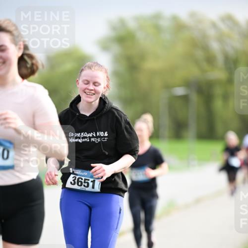 07.04.2024 - 43. Internationalen Wilhelmsburger Insellauf Dr. Thomas Lammeyer http://msf.ph/oto/6044478 07.04.2024 10:44:44 Laufen 0, 6, 3651 meine-sportfotos.de