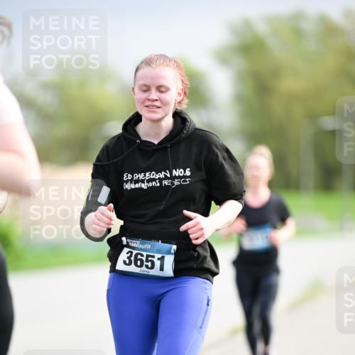 07.04.2024 - 43. Internationalen Wilhelmsburger Insellauf Dr. Thomas Lammeyer http://msf.ph/oto/6044495 07.04.2024 10:44:44 Laufen 6, 3651 meine-sportfotos.de