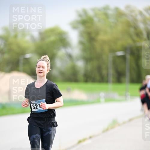 07.04.2024 - 43. Internationalen Wilhelmsburger Insellauf Dr. Thomas Lammeyer http://msf.ph/oto/6044511 07.04.2024 10:44:47 Laufen 321 meine-sportfotos.de