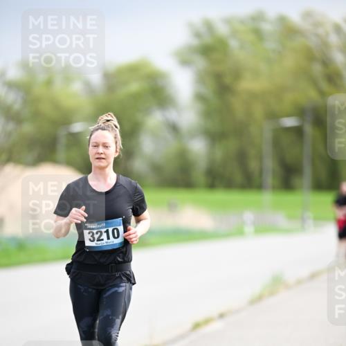 07.04.2024 - 43. Internationalen Wilhelmsburger Insellauf Dr. Thomas Lammeyer http://msf.ph/oto/6044515 07.04.2024 10:44:47 Laufen 3210 meine-sportfotos.de