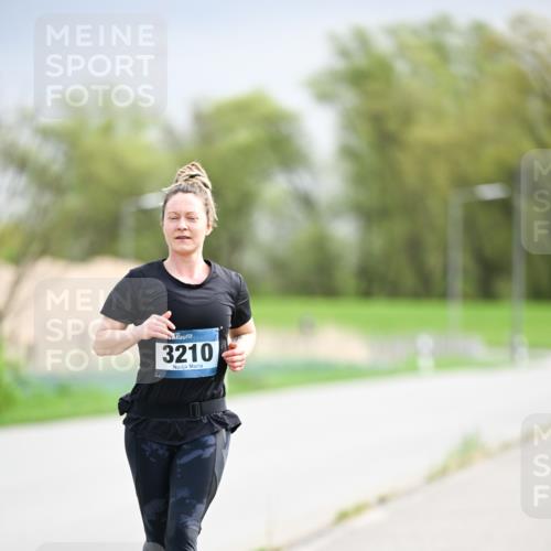 07.04.2024 - 43. Internationalen Wilhelmsburger Insellauf Dr. Thomas Lammeyer http://msf.ph/oto/6044517 07.04.2024 10:44:47 Laufen 3210 meine-sportfotos.de