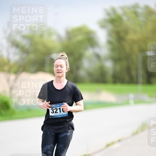 07.04.2024 - 43. Internationalen Wilhelmsburger Insellauf Dr. Thomas Lammeyer http://msf.ph/oto/6044520 07.04.2024 10:44:47 Laufen 321 meine-sportfotos.de