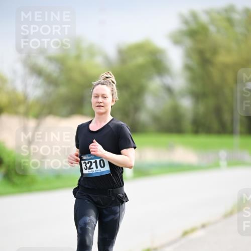 07.04.2024 - 43. Internationalen Wilhelmsburger Insellauf Dr. Thomas Lammeyer http://msf.ph/oto/6044521 07.04.2024 10:44:47 Laufen 3210 meine-sportfotos.de