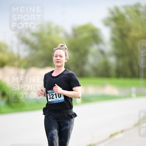 07.04.2024 - 43. Internationalen Wilhelmsburger Insellauf Dr. Thomas Lammeyer http://msf.ph/oto/6044525 07.04.2024 10:44:47 Laufen 3210 meine-sportfotos.de