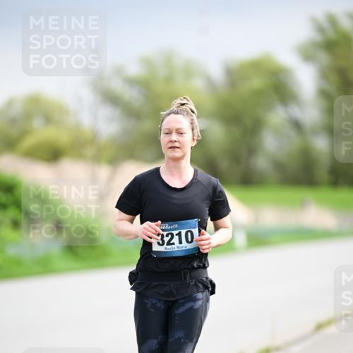 07.04.2024 - 43. Internationalen Wilhelmsburger Insellauf Dr. Thomas Lammeyer http://msf.ph/oto/6044534 07.04.2024 10:44:48 Laufen 3210 meine-sportfotos.de