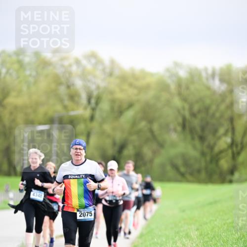 07.04.2024 - 43. Internationalen Wilhelmsburger Insellauf Dr. Thomas Lammeyer http://msf.ph/oto/6044542 07.04.2024 10:44:53 Laufen 4348, 2075 meine-sportfotos.de