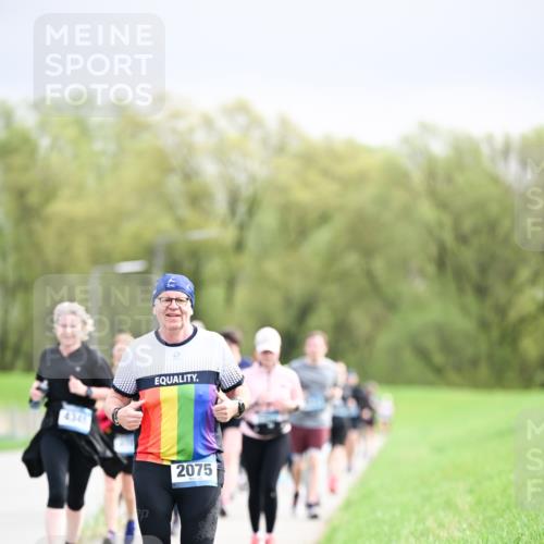 07.04.2024 - 43. Internationalen Wilhelmsburger Insellauf Dr. Thomas Lammeyer http://msf.ph/oto/6044574 07.04.2024 10:44:54 Laufen 434, 2075 meine-sportfotos.de