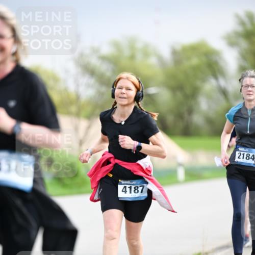 07.04.2024 - 43. Internationalen Wilhelmsburger Insellauf Dr. Thomas Lammeyer http://msf.ph/oto/6044606 07.04.2024 10:45:02 Laufen 4187, 2184 meine-sportfotos.de