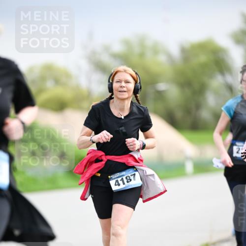 07.04.2024 - 43. Internationalen Wilhelmsburger Insellauf Dr. Thomas Lammeyer http://msf.ph/oto/6044612 07.04.2024 10:45:03 Laufen 4187, 25 meine-sportfotos.de
