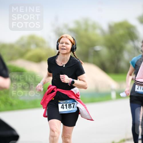 07.04.2024 - 43. Internationalen Wilhelmsburger Insellauf Dr. Thomas Lammeyer http://msf.ph/oto/6044618 07.04.2024 10:45:03 Laufen 4187, 218 meine-sportfotos.de