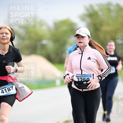 07.04.2024 - 43. Internationalen Wilhelmsburger Insellauf Dr. Thomas Lammeyer http://msf.ph/oto/6044622 07.04.2024 10:45:03 Laufen 4187, 3250 meine-sportfotos.de