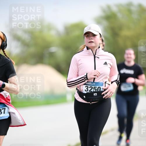 07.04.2024 - 43. Internationalen Wilhelmsburger Insellauf Dr. Thomas Lammeyer http://msf.ph/oto/6044627 07.04.2024 10:45:04 Laufen 37, 3250 meine-sportfotos.de