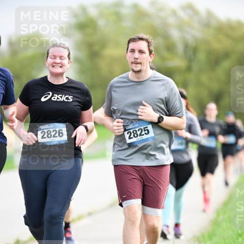 07.04.2024 - 43. Internationalen Wilhelmsburger Insellauf Dr. Thomas Lammeyer http://msf.ph/oto/6044660 07.04.2024 10:45:06 Laufen 2826, 2825 meine-sportfotos.de