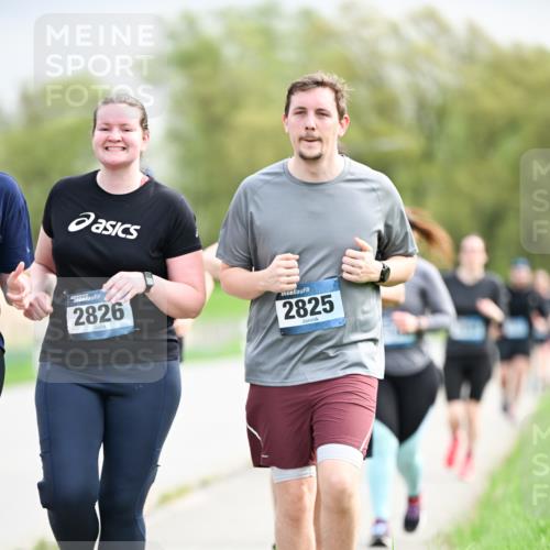 07.04.2024 - 43. Internationalen Wilhelmsburger Insellauf Dr. Thomas Lammeyer http://msf.ph/oto/6044663 07.04.2024 10:45:07 Laufen 2826, 2825 meine-sportfotos.de