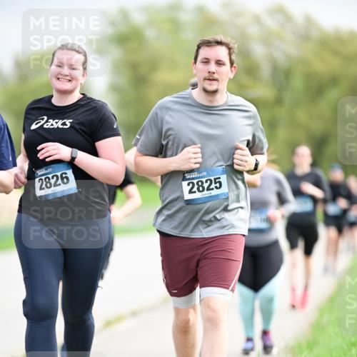 07.04.2024 - 43. Internationalen Wilhelmsburger Insellauf Dr. Thomas Lammeyer http://msf.ph/oto/6044666 07.04.2024 10:45:07 Laufen 2826, 2825 meine-sportfotos.de