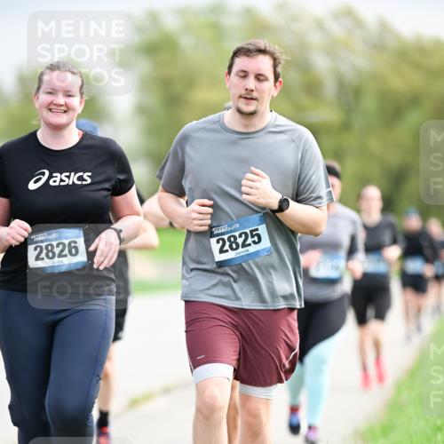 07.04.2024 - 43. Internationalen Wilhelmsburger Insellauf Dr. Thomas Lammeyer http://msf.ph/oto/6044672 07.04.2024 10:45:07 Laufen 2826, 2825 meine-sportfotos.de