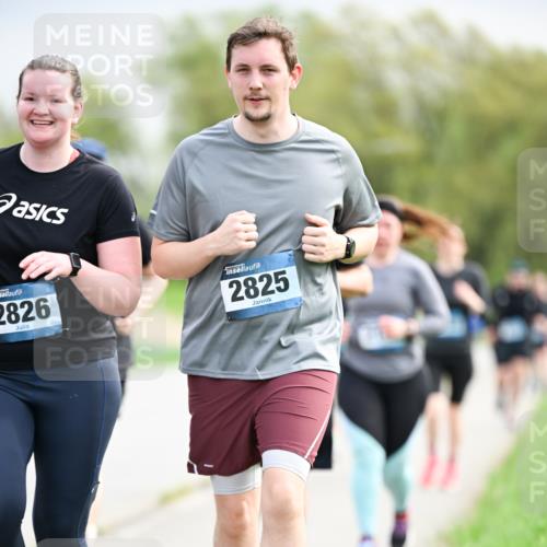 07.04.2024 - 43. Internationalen Wilhelmsburger Insellauf Dr. Thomas Lammeyer http://msf.ph/oto/6044681 07.04.2024 10:45:07 Laufen 2826, 2825 meine-sportfotos.de