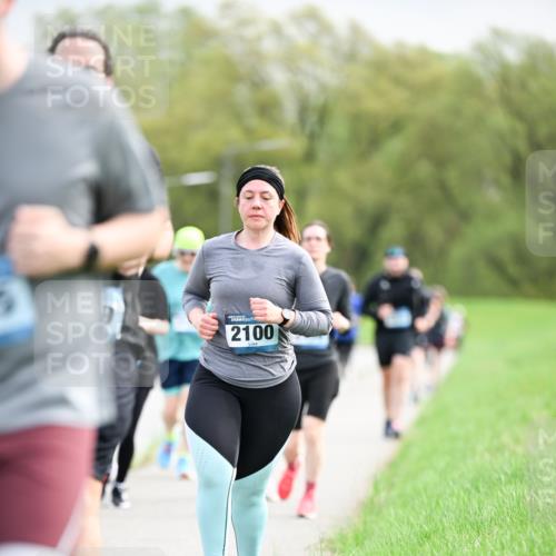 07.04.2024 - 43. Internationalen Wilhelmsburger Insellauf Dr. Thomas Lammeyer http://msf.ph/oto/6044691 07.04.2024 10:45:09 Laufen 2100 meine-sportfotos.de