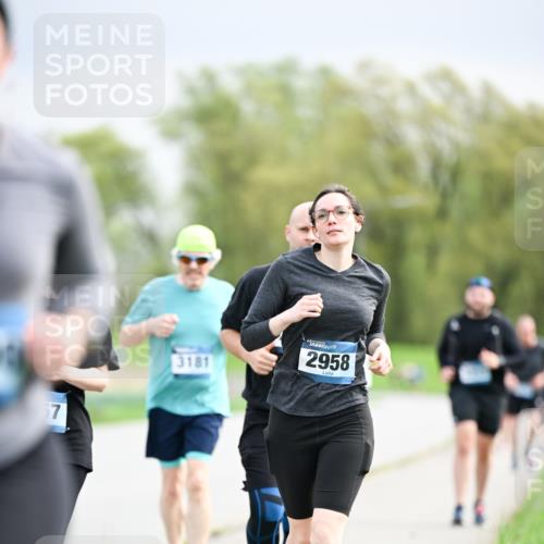 07.04.2024 - 43. Internationalen Wilhelmsburger Insellauf Dr. Thomas Lammeyer http://msf.ph/oto/6044715 07.04.2024 10:45:13 Laufen 57, 3181, 2958 meine-sportfotos.de