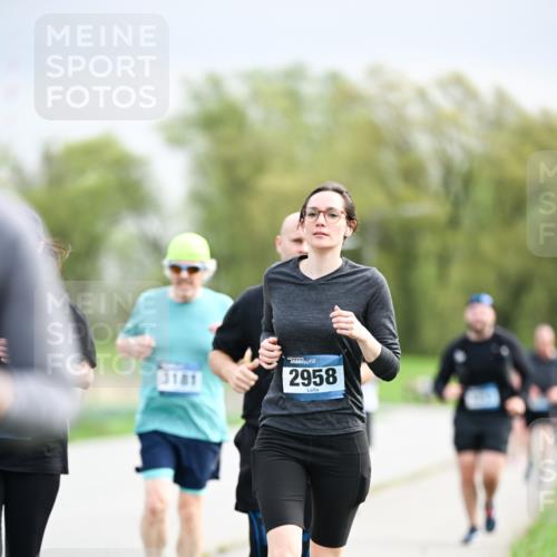 07.04.2024 - 43. Internationalen Wilhelmsburger Insellauf Dr. Thomas Lammeyer http://msf.ph/oto/6044721 07.04.2024 10:45:13 Laufen 3181, 2958 meine-sportfotos.de