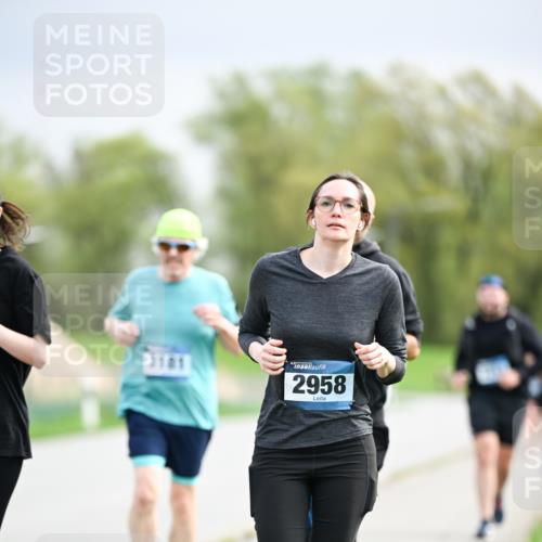 07.04.2024 - 43. Internationalen Wilhelmsburger Insellauf Dr. Thomas Lammeyer http://msf.ph/oto/6044732 07.04.2024 10:45:14 Laufen 2958 meine-sportfotos.de