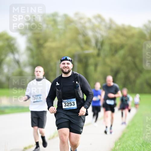 07.04.2024 - 43. Internationalen Wilhelmsburger Insellauf Dr. Thomas Lammeyer http://msf.ph/oto/6044770 07.04.2024 10:45:19 Laufen 3253 meine-sportfotos.de