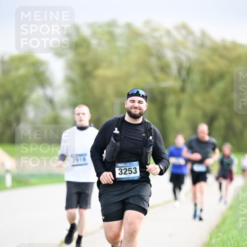 07.04.2024 - 43. Internationalen Wilhelmsburger Insellauf Dr. Thomas Lammeyer http://msf.ph/oto/6044777 07.04.2024 10:45:19 Laufen 3253 meine-sportfotos.de