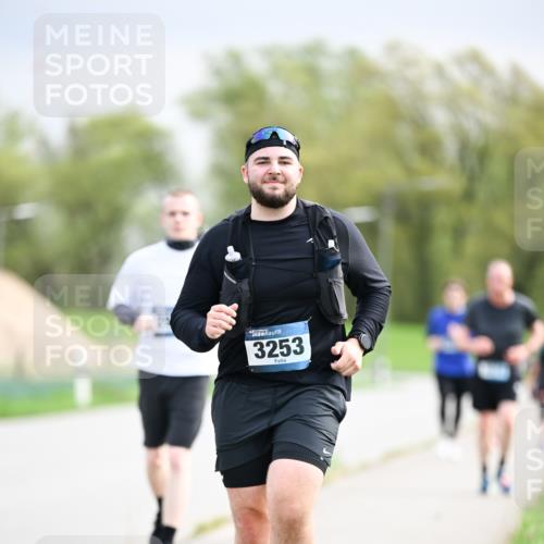 07.04.2024 - 43. Internationalen Wilhelmsburger Insellauf Dr. Thomas Lammeyer http://msf.ph/oto/6044806 07.04.2024 10:45:21 Laufen 3253 meine-sportfotos.de