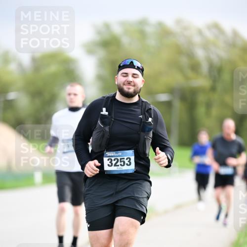 07.04.2024 - 43. Internationalen Wilhelmsburger Insellauf Dr. Thomas Lammeyer http://msf.ph/oto/6044812 07.04.2024 10:45:21 Laufen 3253 meine-sportfotos.de