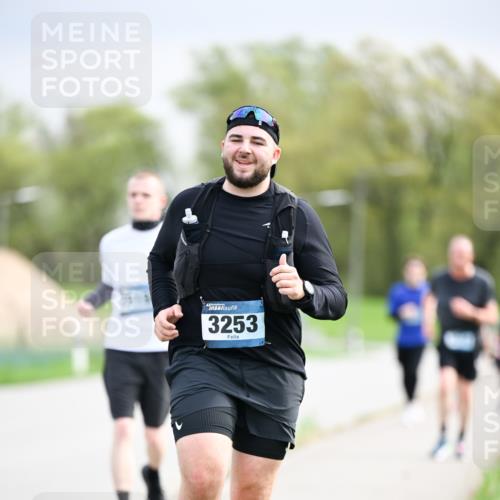 07.04.2024 - 43. Internationalen Wilhelmsburger Insellauf Dr. Thomas Lammeyer http://msf.ph/oto/6044815 07.04.2024 10:45:21 Laufen 3253 meine-sportfotos.de