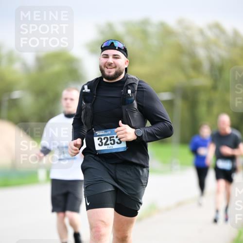 07.04.2024 - 43. Internationalen Wilhelmsburger Insellauf Dr. Thomas Lammeyer http://msf.ph/oto/6044819 07.04.2024 10:45:21 Laufen 3253 meine-sportfotos.de
