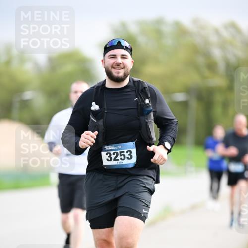 07.04.2024 - 43. Internationalen Wilhelmsburger Insellauf Dr. Thomas Lammeyer http://msf.ph/oto/6044824 07.04.2024 10:45:22 Laufen 3253 meine-sportfotos.de