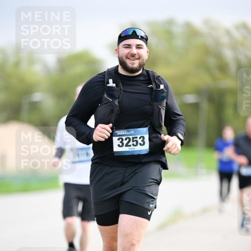 07.04.2024 - 43. Internationalen Wilhelmsburger Insellauf Dr. Thomas Lammeyer http://msf.ph/oto/6044827 07.04.2024 10:45:22 Laufen 3253 meine-sportfotos.de