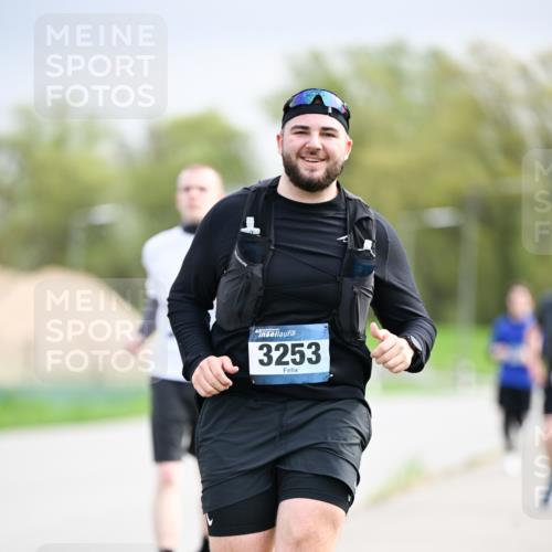 07.04.2024 - 43. Internationalen Wilhelmsburger Insellauf Dr. Thomas Lammeyer http://msf.ph/oto/6044830 07.04.2024 10:45:22 Laufen 3253 meine-sportfotos.de