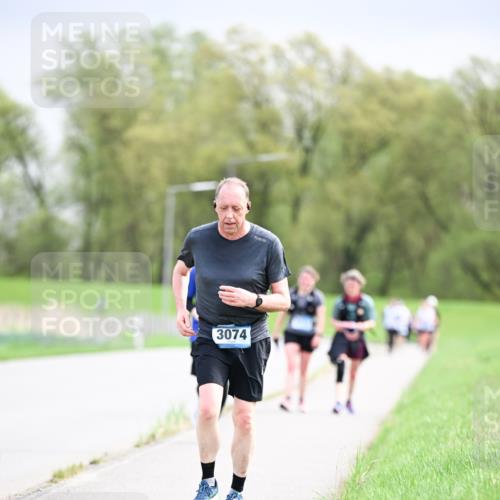 07.04.2024 - 43. Internationalen Wilhelmsburger Insellauf Dr. Thomas Lammeyer http://msf.ph/oto/6044838 07.04.2024 10:45:26 Laufen 3074 meine-sportfotos.de