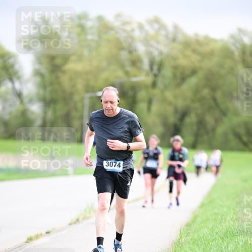 07.04.2024 - 43. Internationalen Wilhelmsburger Insellauf Dr. Thomas Lammeyer http://msf.ph/oto/6044840 07.04.2024 10:45:26 Laufen 3074 meine-sportfotos.de