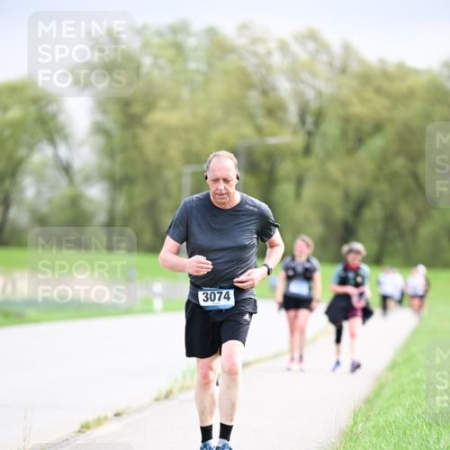 07.04.2024 - 43. Internationalen Wilhelmsburger Insellauf Dr. Thomas Lammeyer http://msf.ph/oto/6044844 07.04.2024 10:45:27 Laufen 3074 meine-sportfotos.de