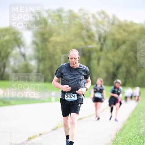 07.04.2024 - 43. Internationalen Wilhelmsburger Insellauf Dr. Thomas Lammeyer http://msf.ph/oto/6044846 07.04.2024 10:45:27 Laufen 3074 meine-sportfotos.de