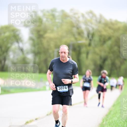 07.04.2024 - 43. Internationalen Wilhelmsburger Insellauf Dr. Thomas Lammeyer http://msf.ph/oto/6044847 07.04.2024 10:45:27 Laufen 3074 meine-sportfotos.de