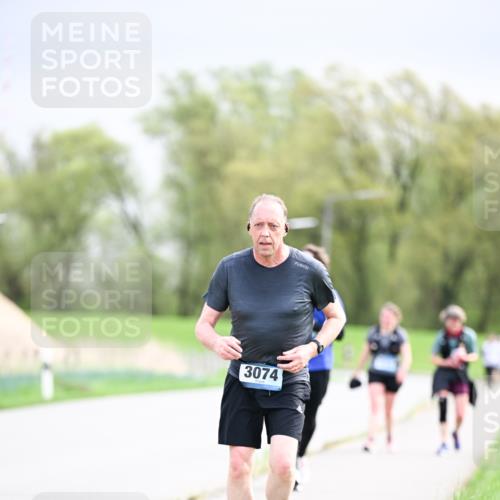 07.04.2024 - 43. Internationalen Wilhelmsburger Insellauf Dr. Thomas Lammeyer http://msf.ph/oto/6044853 07.04.2024 10:45:27 Laufen 3074 meine-sportfotos.de