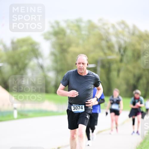 07.04.2024 - 43. Internationalen Wilhelmsburger Insellauf Dr. Thomas Lammeyer http://msf.ph/oto/6044855 07.04.2024 10:45:27 Laufen 3074 meine-sportfotos.de