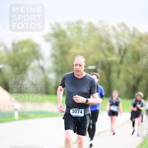07.04.2024 - 43. Internationalen Wilhelmsburger Insellauf Dr. Thomas Lammeyer http://msf.ph/oto/6044859 07.04.2024 10:45:28 Laufen 3074 meine-sportfotos.de